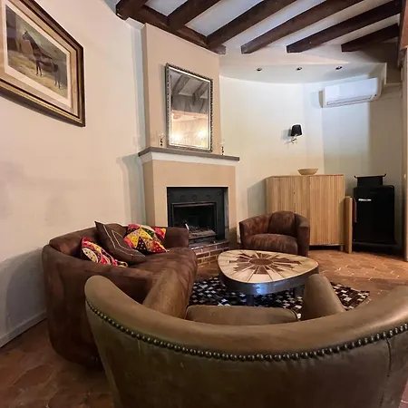 La Tour Du Chateau - Domainepona