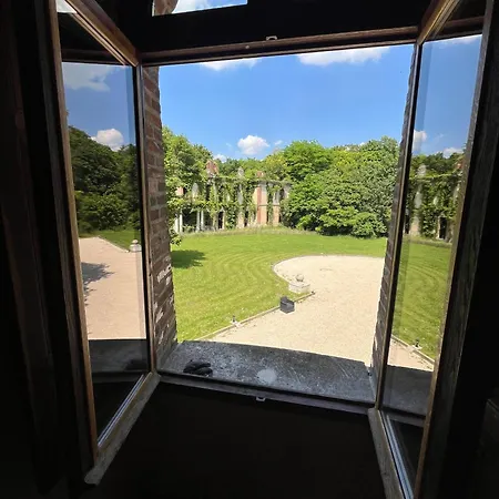 La Tour Du Chateau - Domainepona Croissy-Beaubourg